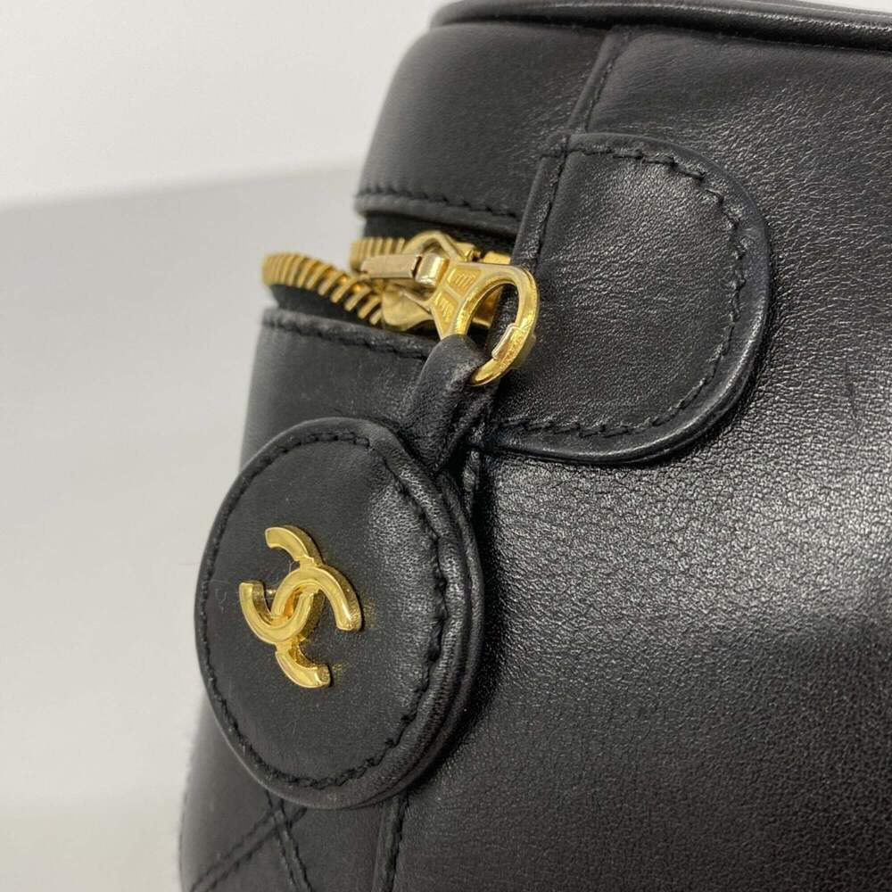 CHANEL Black Lambskin Leather Vanity Bag - Picture 8 of 11